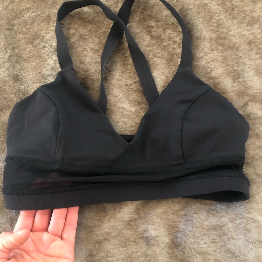 Lululemon Bra with mesh - size 6, minimum impact - Picture 2 of 4